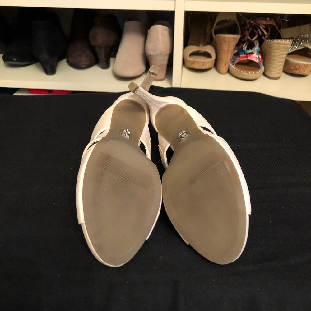 Shoes - Picture 4 of 4